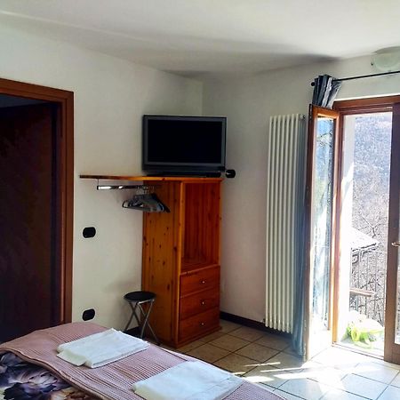 Agriturismo La Fonte Di Mariella Gravedona Luaran gambar