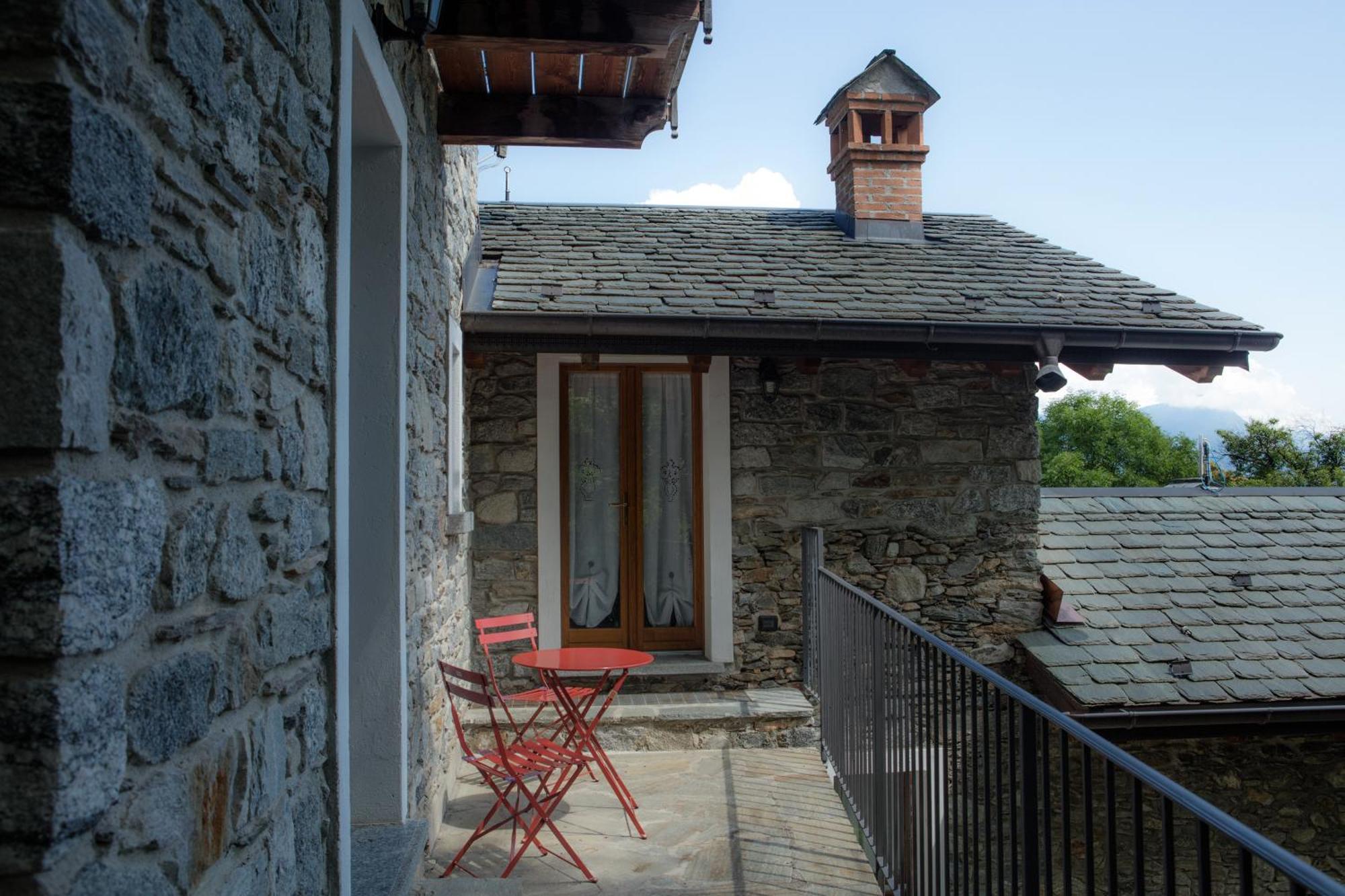 Agriturismo La Fonte Di Mariella Gravedona Luaran gambar