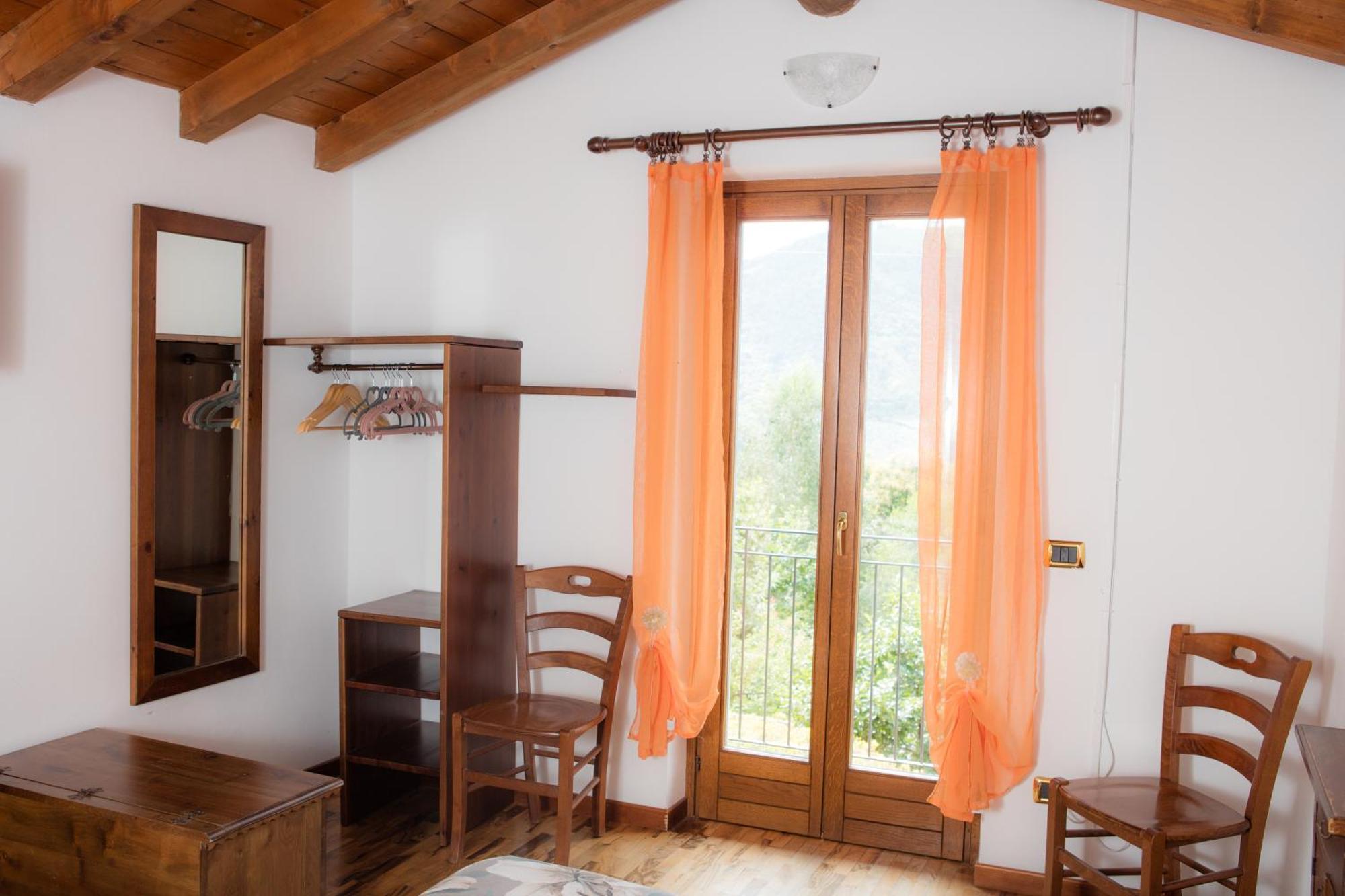 Agriturismo La Fonte Di Mariella Gravedona Luaran gambar