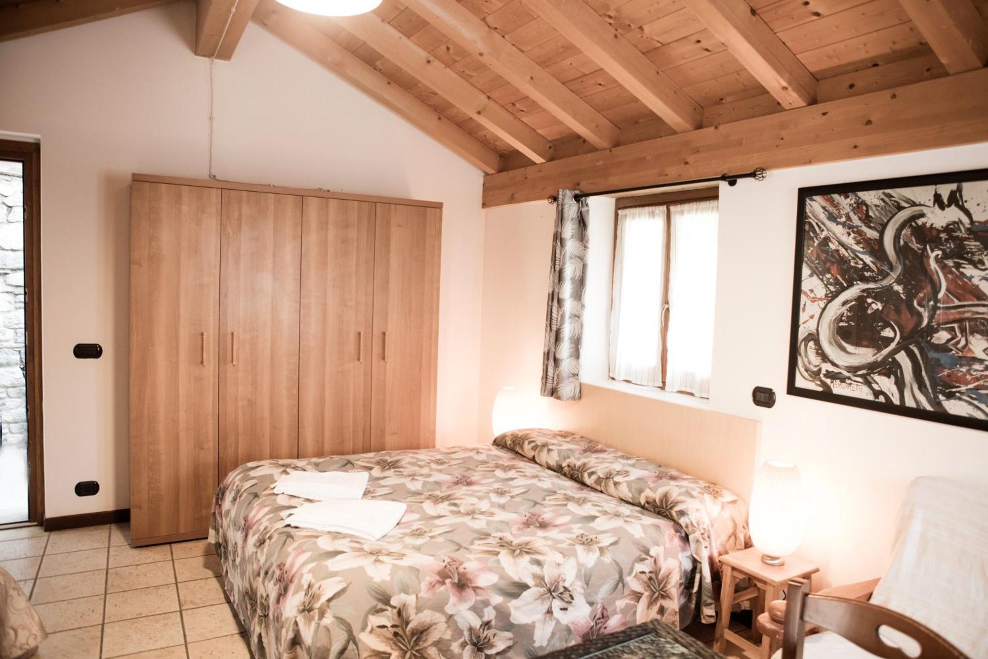 Agriturismo La Fonte Di Mariella Gravedona Luaran gambar