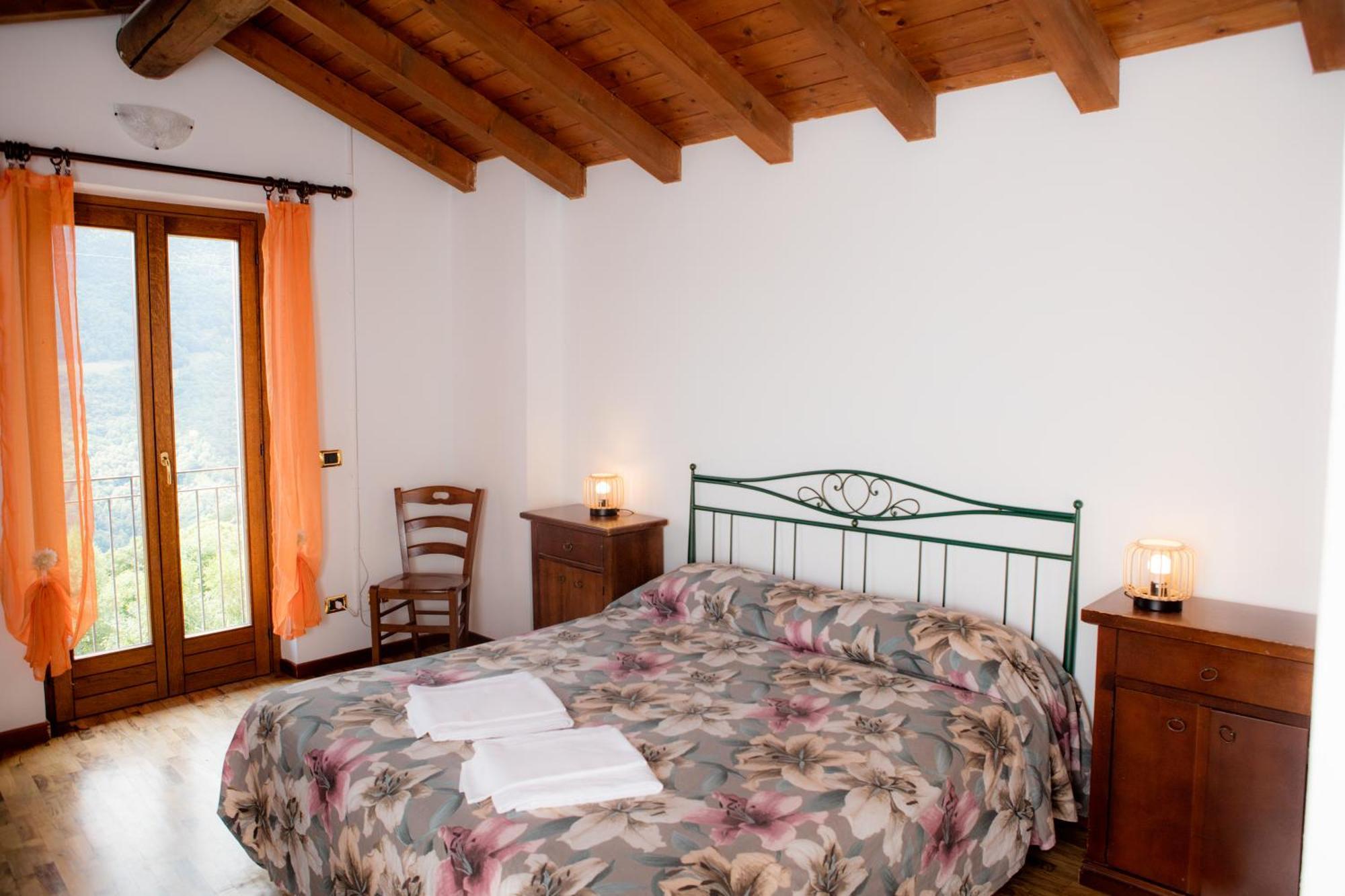 Agriturismo La Fonte Di Mariella Gravedona Luaran gambar