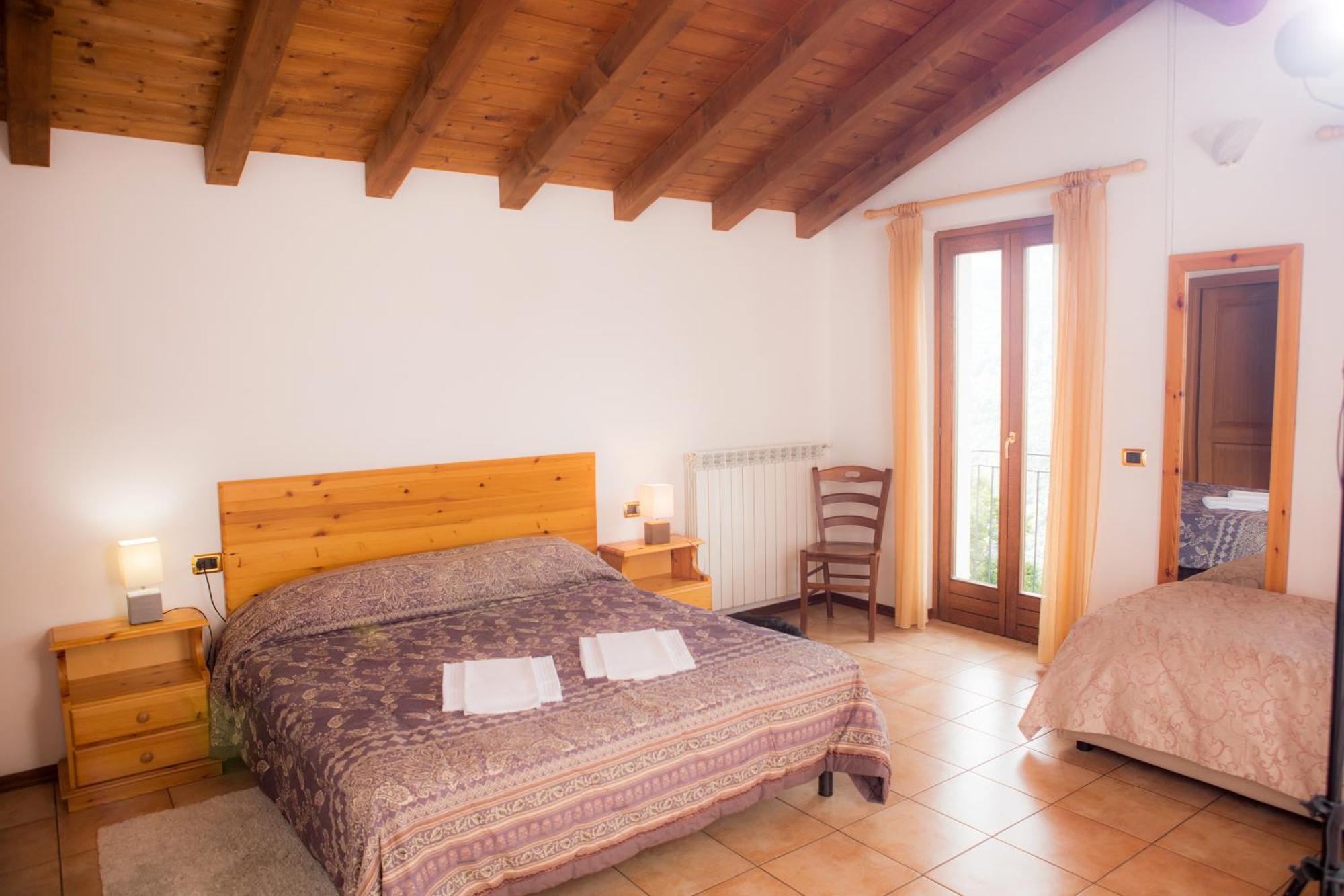Agriturismo La Fonte Di Mariella Gravedona Luaran gambar