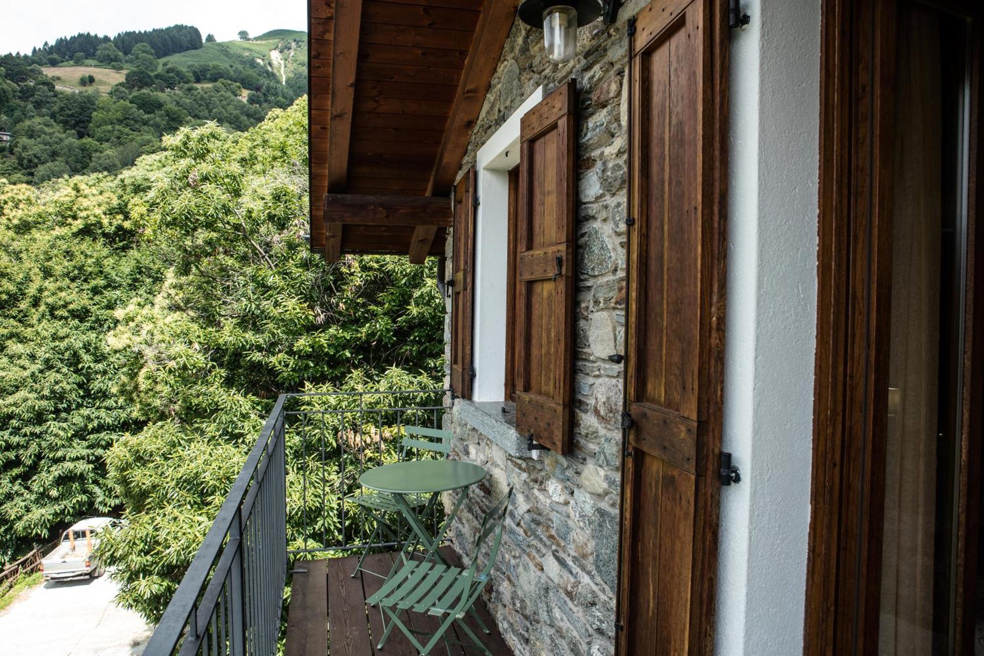Agriturismo La Fonte Di Mariella Gravedona Luaran gambar