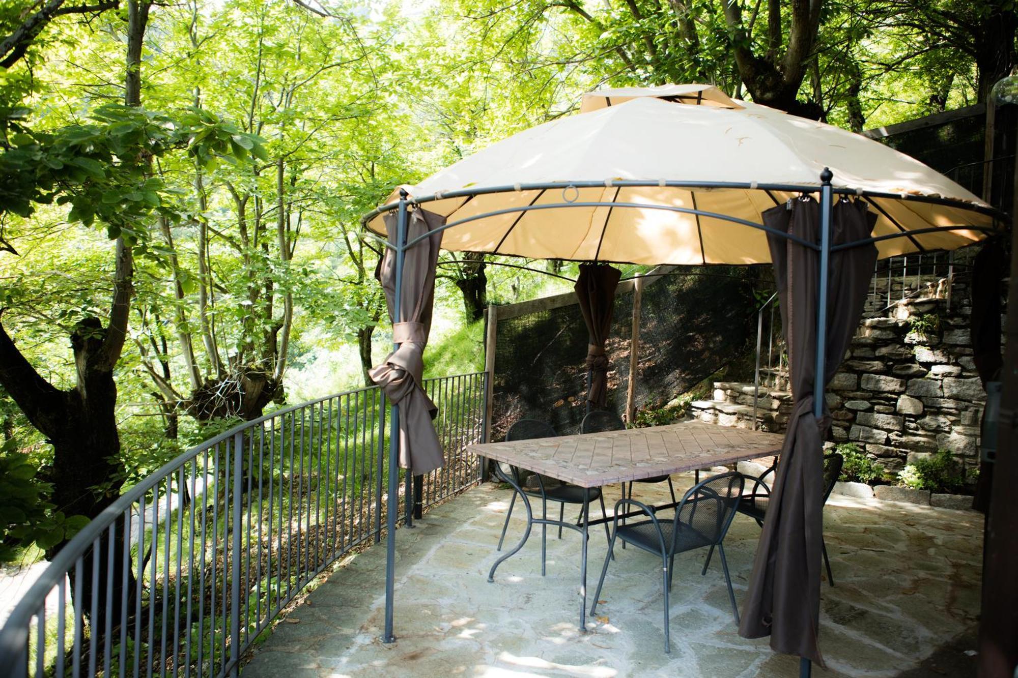 Agriturismo La Fonte Di Mariella Gravedona Luaran gambar